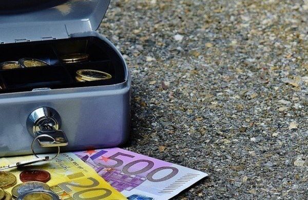Курсы валют в обменниках Алматы 6 сентября: что показывают табло