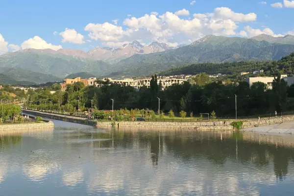 Алматыда апта басында +32°C, апта соңында жаңбыр мен найзағай