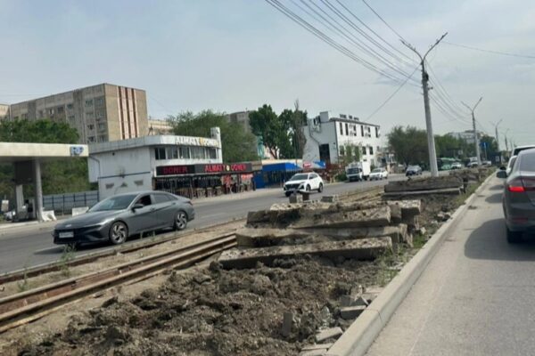 Алматыда Төле би көшесінде ЛРТ құрылысына байланысты қозғалыс шектеледі