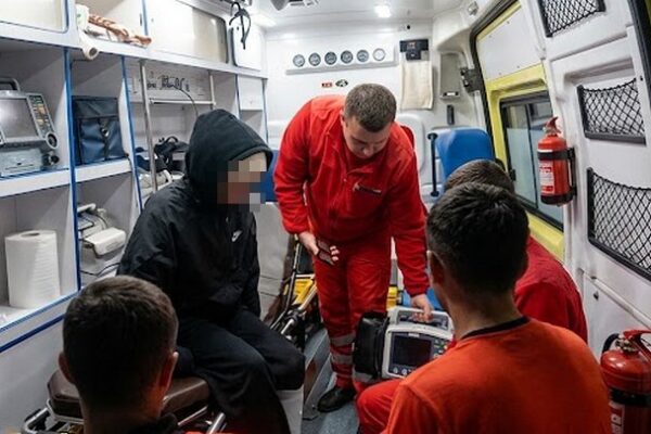 Алматы тауларында аяғы жарақаттанған 16 жастағы қыз құтқарылды