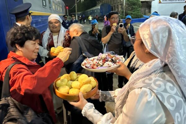 Сиань – Алматы бағытындағы халықаралық туристік пойыз Қазақстанға келді