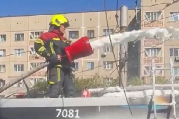Троллейбус загорелся на пересечении двух улиц в Алматы