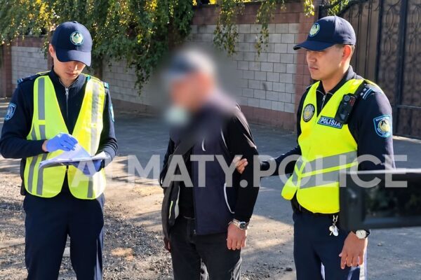 Алматыда күдікті қорап полицейлердің назарын аударды