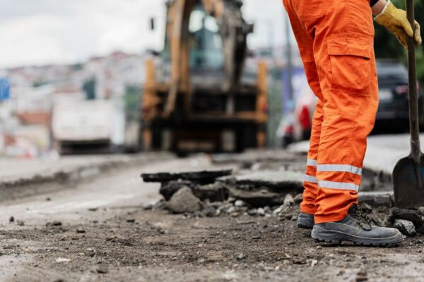 Алматыда Момышұлы көшесінің бір бөлігі LRT құрылысына байланысты жабылады