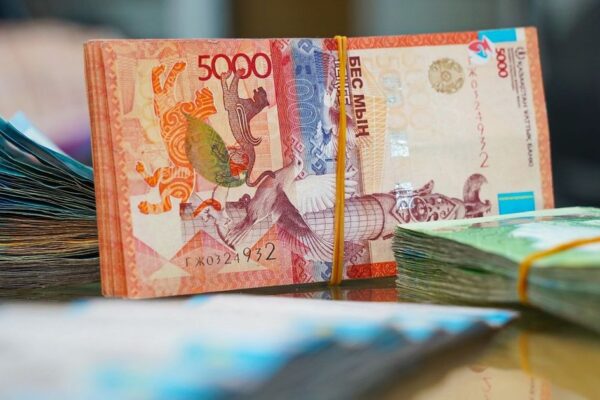 Прокуратура Алматы добилась выплат: студентам колледжа вернули 50 млн тенге стипендий