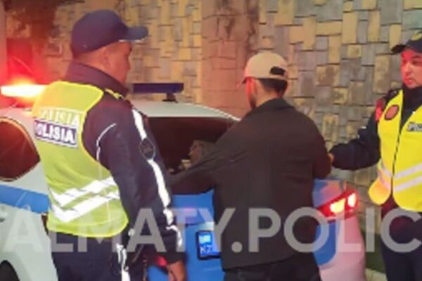 Алматыда тәжікстандық жігіттен 107 сверток есірткі табылды