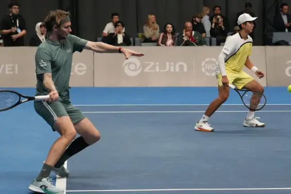 Almaty Open: Нұрланұлы мен Бублик матчы 800 орынды трибунаға сыймай, аншлаг жинады