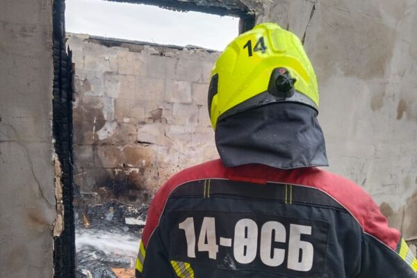 Алматыдағы өрт кезінде шатыр құлап, төрт адам ауруханаға түсті